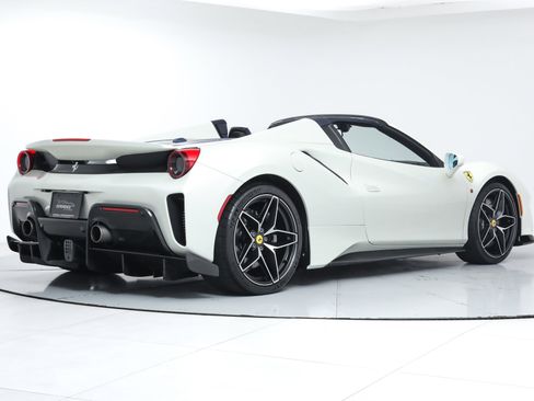 Certified 2020 Ferrari 488 Pista Spider image 3
