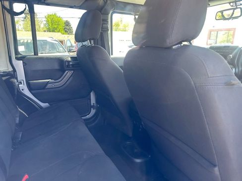 Used 2017 Jeep Wrangler Unlimited Sport w/ Quick Order Package 24S AWD/4WD image 32