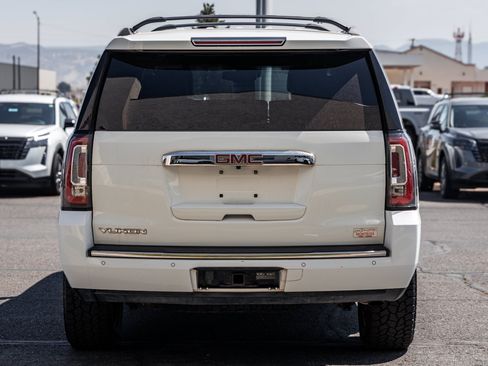Used 2017 GMC Yukon Denali AWD/4WD image 5