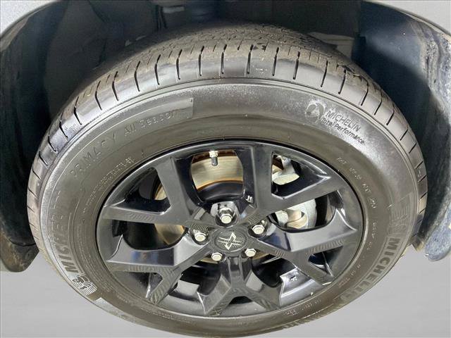 Used 2025 Toyota Corolla Cross L FWD image 12
