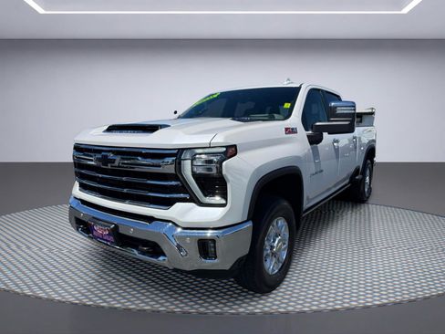 Used 2024 Chevrolet Silverado 2500 LTZ w/ LTZ Plus Package AWD/4WD image 2