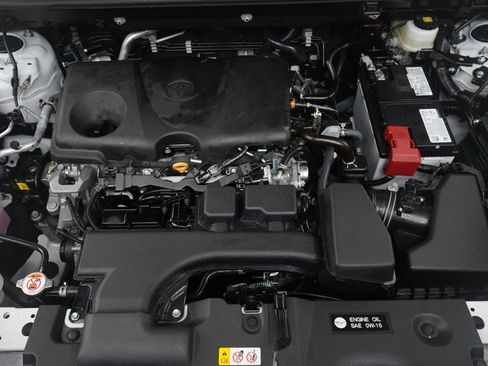 Used 2025 Toyota RAV4 XLE w/ Convenience Package image 32