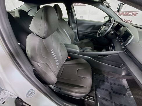 Certified 2025 Hyundai Elantra Sport w/ Cargo Package FWD image 29
