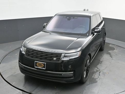 Used 2023 Land Rover Range Rover SE image 40
