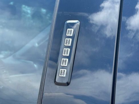 Used 2017 Ford F250 Lariat w/ Lariat Ultimate Package AWD/4WD image 18