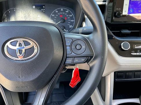 Used 2024 Toyota Corolla Cross L FWD image 11