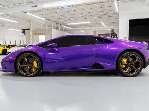 Used 2023 Lamborghini Huracan EVO image 6