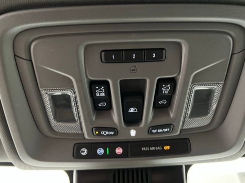 Used 2024 GMC Sierra 3500 Denali AWD/4WD image 42