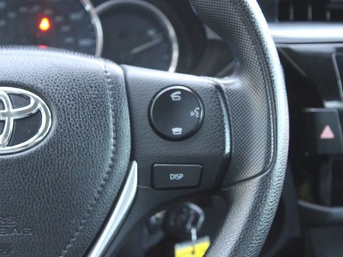 Used 2016 Toyota Corolla L image 35