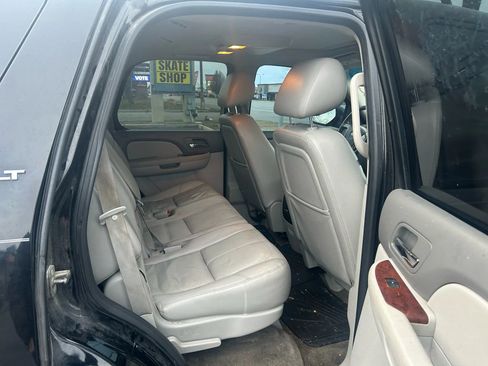 Used 2012 GMC Yukon SLT w/ SLT-2 Equipment Package image 6