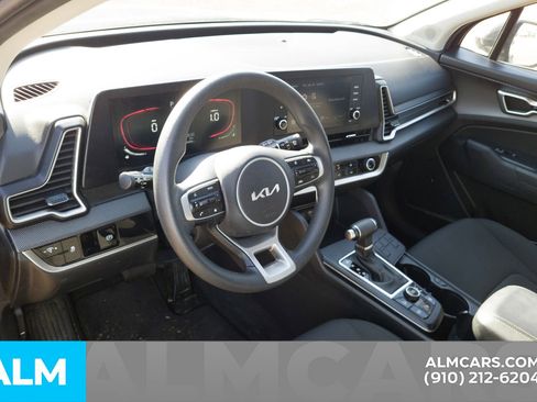 Used 2024 Kia Sportage LX image 6