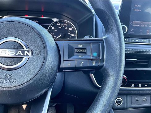 Used 2023 Nissan Rogue SV AWD/4WD image 12