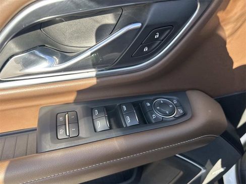 Used 2021 Chevrolet Tahoe High Country image 17