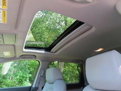 Used 2022 Honda CR-V Touring image 5