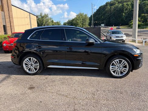 Used 2019 Audi Q5 2.0T Premium Plus w/ Premium Plus Package AWD/4WD image 4