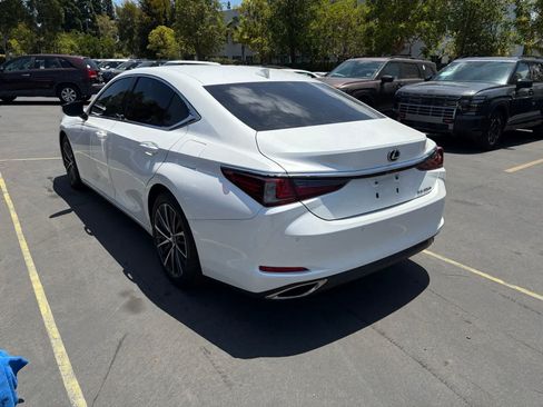 Used 2023 Lexus ES 350 w/ Premium Package FWD image 4
