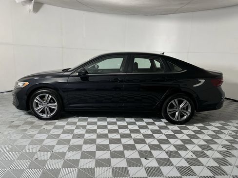 Used 2024 Volkswagen Jetta SE FWD image 5