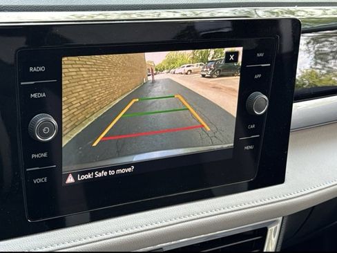 New 2025 Volkswagen Taos SEL image 12