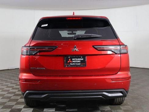 New 2026 Mitsubishi Outlander ES image 11