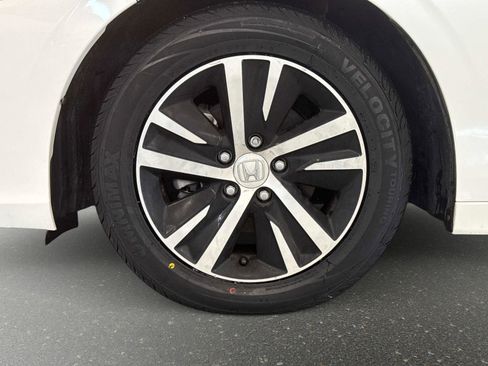 Used 2024 Honda Civic LX image 9