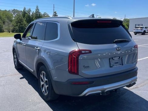 Used 2020 Kia Telluride EX w/ Towing Package FWD image 2