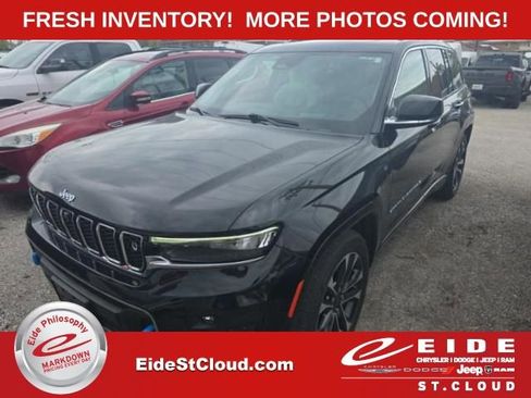 Used 2022 Jeep Grand Cherokee Overland w/ Advanced Protech Group III AWD/4WD image 1