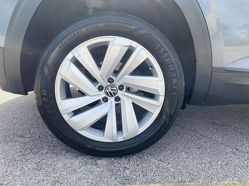 Used 2021 Volkswagen Atlas Cross Sport SE w/ Panoramic Sunroof Package image 13