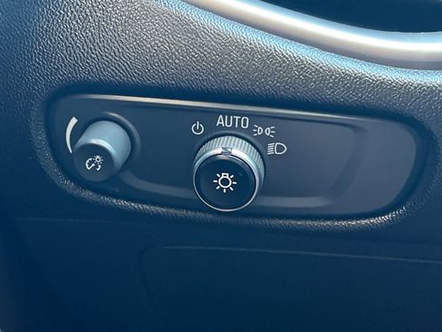 Used 2023 Chevrolet Malibu LT FWD image 32