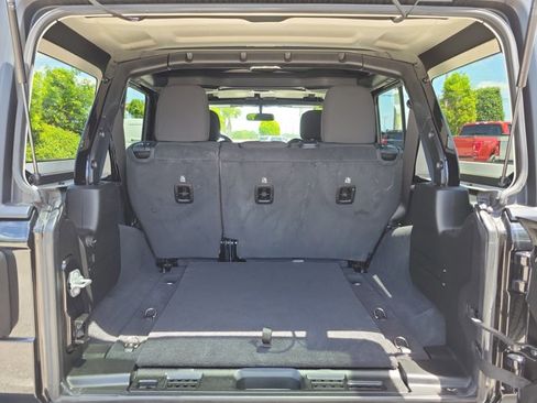Used 2023 Jeep Wrangler Unlimited Sport AWD/4WD image 12