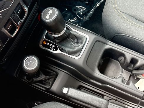 Used 2024 Jeep Wrangler Unlimited Sport AWD/4WD image 26