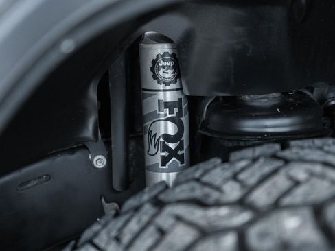 Used 2018 Jeep Wrangler Unlimited Sport image 19