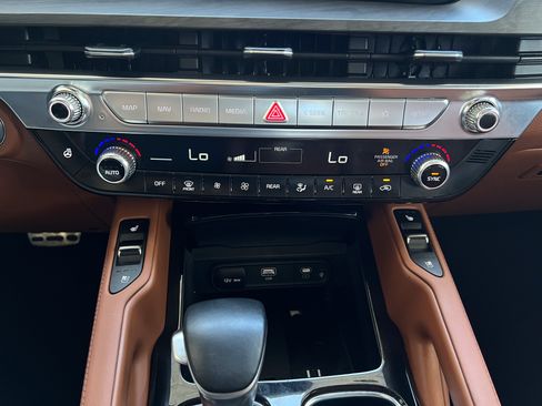 Used 2024 Kia Telluride SX Prestige X-Pro AWD/4WD image 31