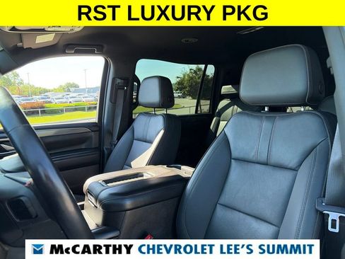 Used 2022 Chevrolet Suburban RST w/ Luxury Package AWD/4WD image 53