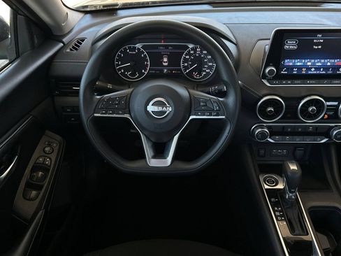 Used 2024 Nissan Sentra SV FWD image 13