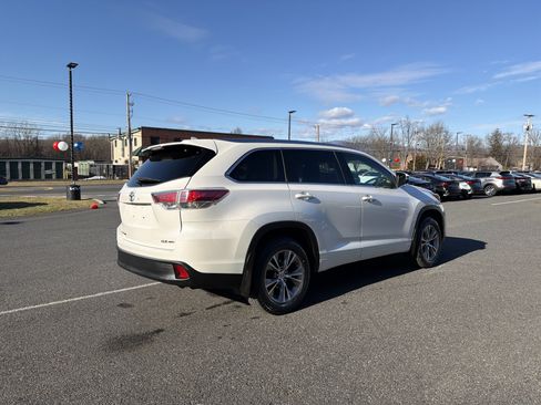 Used 2015 Toyota Highlander XLE image 6