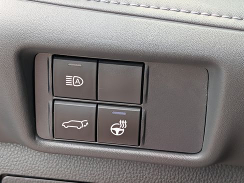 Used 2021 Toyota Highlander Limited AWD/4WD image 22