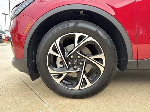 Used 2024 Lincoln Nautilus Premier w/ Equipment Group 102A AWD/4WD image 6