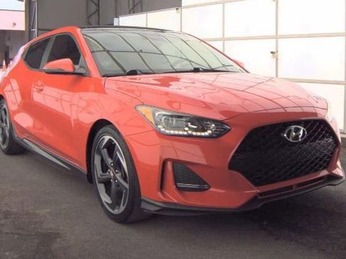 Used 2019 Hyundai Veloster Turbo FWD image 2