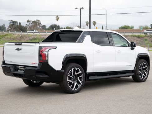 Used 2024 Chevrolet Silverado EV RST image 4