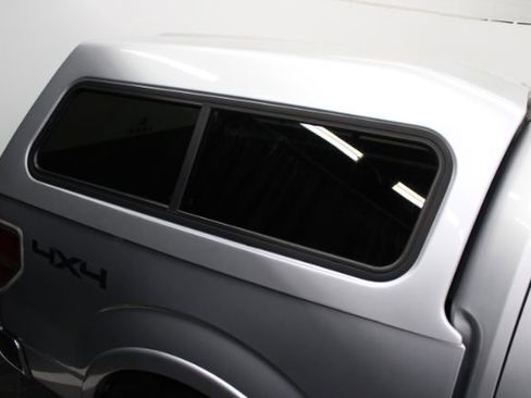 Used 2010 Ford F150 Lariat image 10