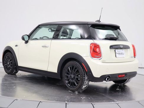 Used 2019 MINI Cooper 2-Door Hardtop image 3