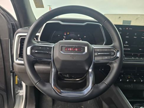 Used 2023 GMC Canyon Elevation image 21