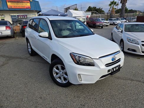 Used 2012 Toyota RAV4 EV image 4