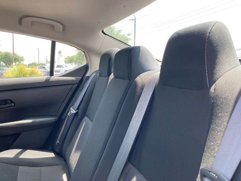 Used 2024 Nissan Sentra SV FWD image 11