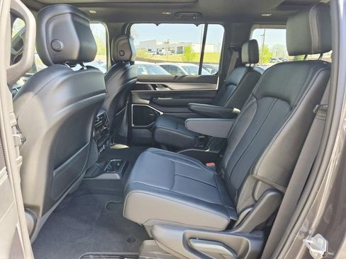 New 2026 Jeep Grand Wagoneer Limited AWD/4WD image 16