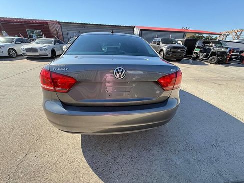 Used 2014 Volkswagen Passat 1.8T S image 12