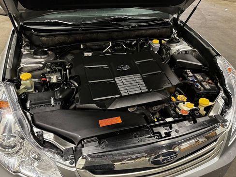 Used 2011 Subaru Outback 3.6R Limited w/ PWR Moonroof Pkg AWD/4WD image 13