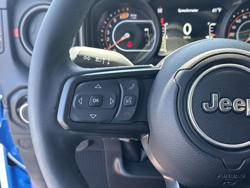 Used 2025 Jeep Wrangler Unlimited Rubicon AWD/4WD image 28