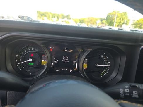 Used 2024 Jeep Wrangler High Altitude AWD/4WD image 20