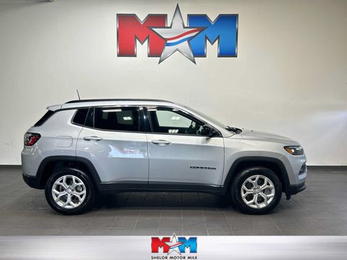 Used 2024 Jeep Compass Latitude AWD/4WD image 1